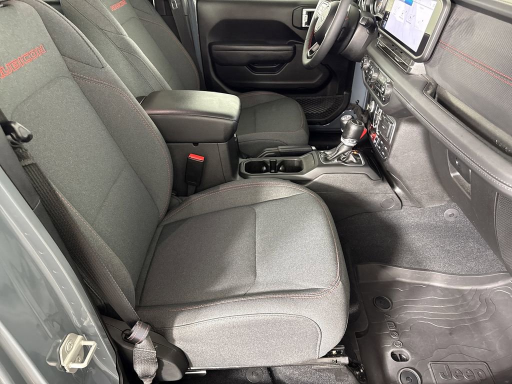 Used 2024 Jeep Gladiator Rubicon w/ Convenience Group image 11
