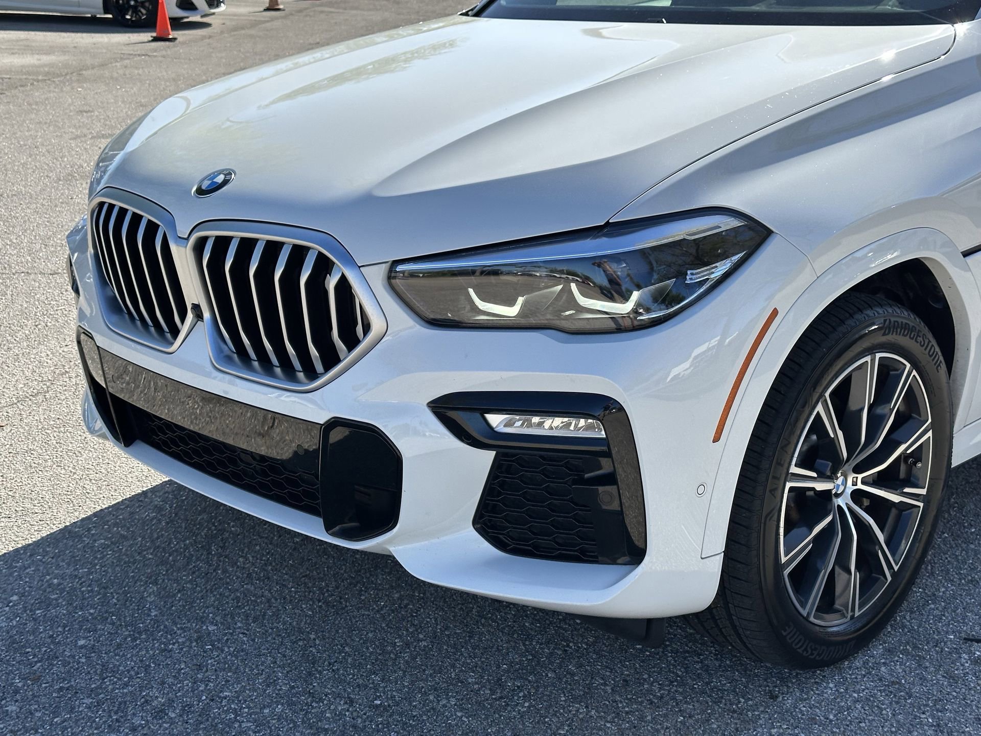 Used 2021 BMW X6 sDrive40i w/ M Sport Package image 9