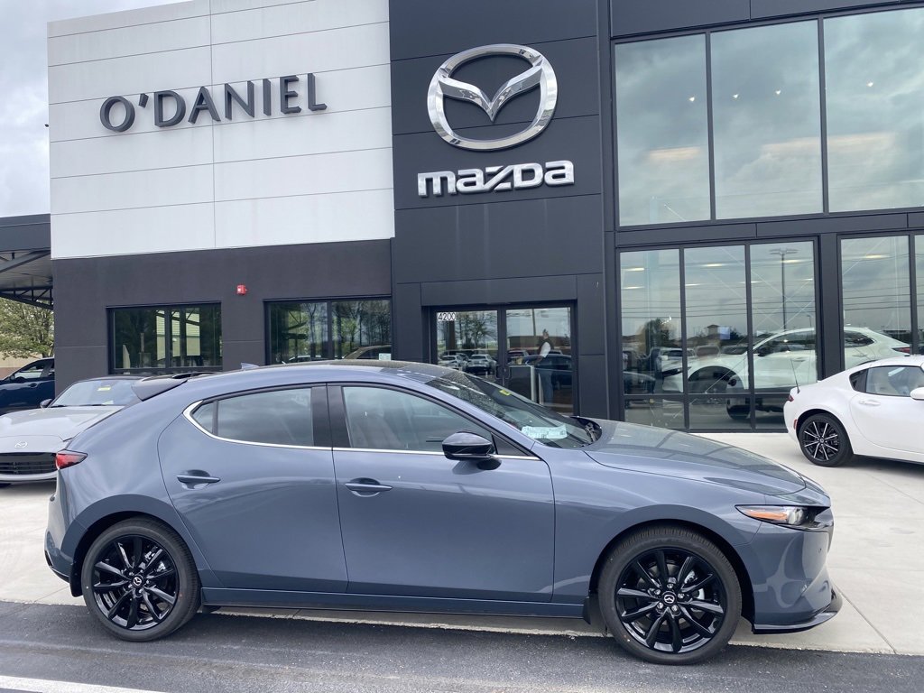 New 2025 MAZDA MAZDA3 Hatchback w/Premium Plus Pkg image 2
