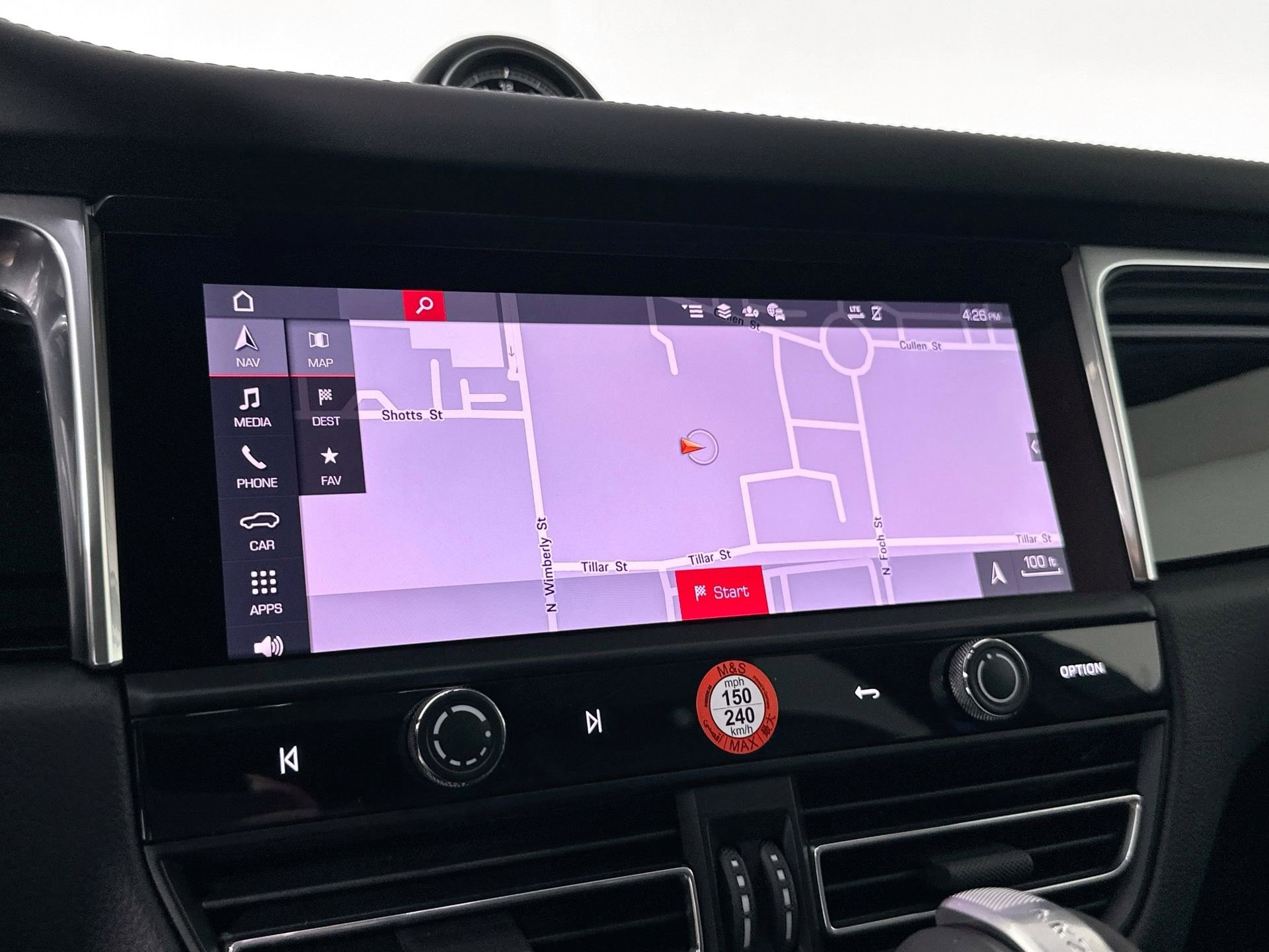 Certified 2025 Porsche Macan image 22