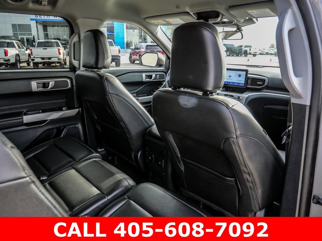 Used 2024 Ford Explorer XLT w/ Equipment Group 202A RWD image 21
