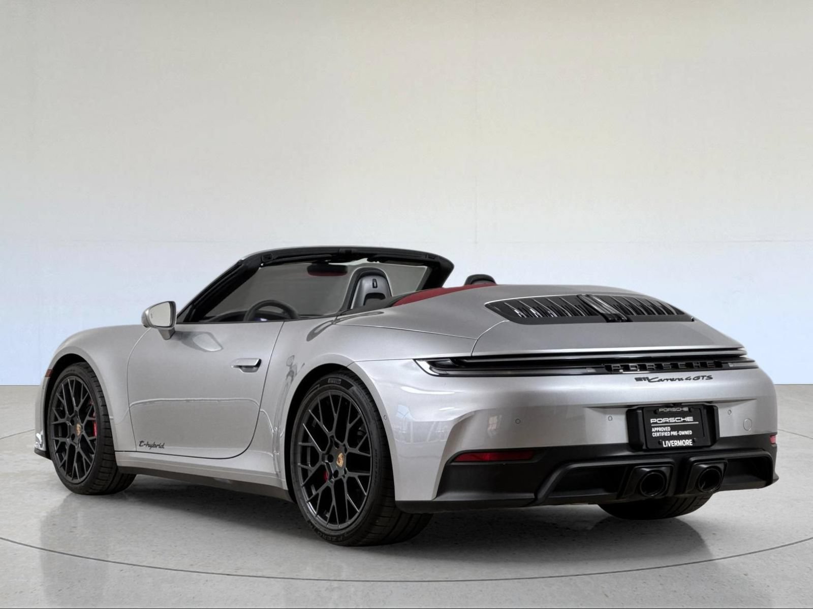 Certified 2025 Porsche 911 Carrera 4 GTS AWD/4WD image 3