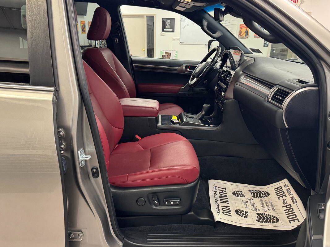 Used 2022 Lexus GX 460 Premium w/ Premium Package image 14