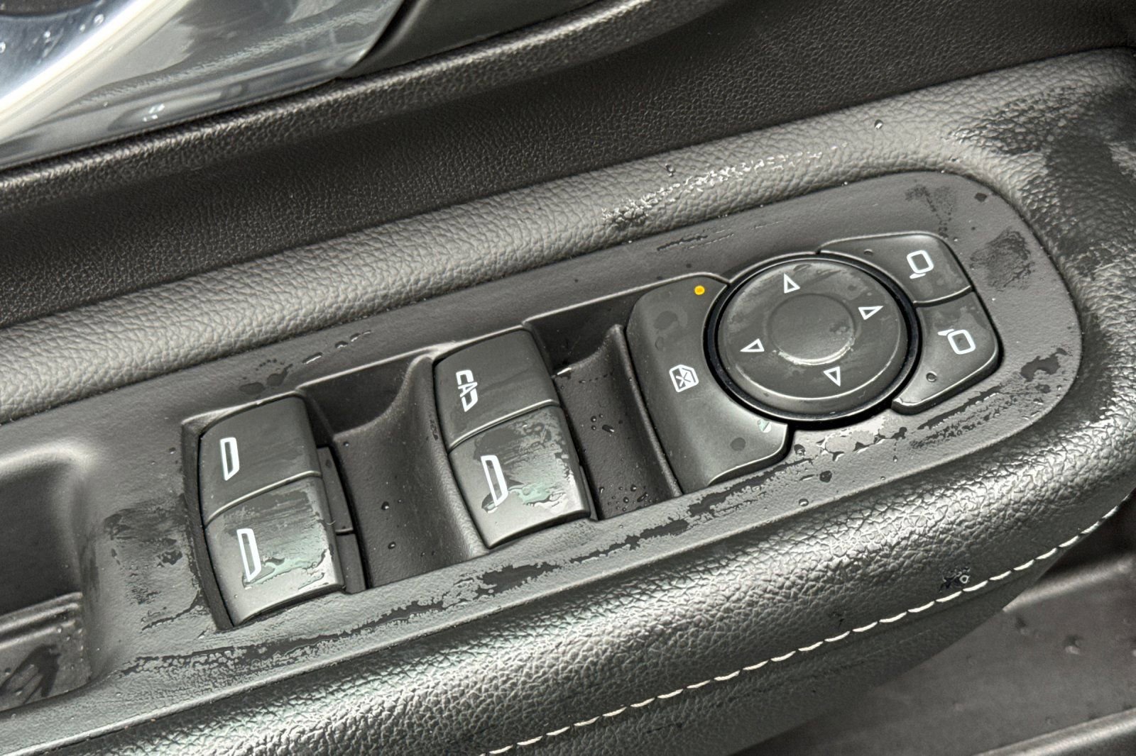 Certified 2024 GMC Terrain SLT image 11