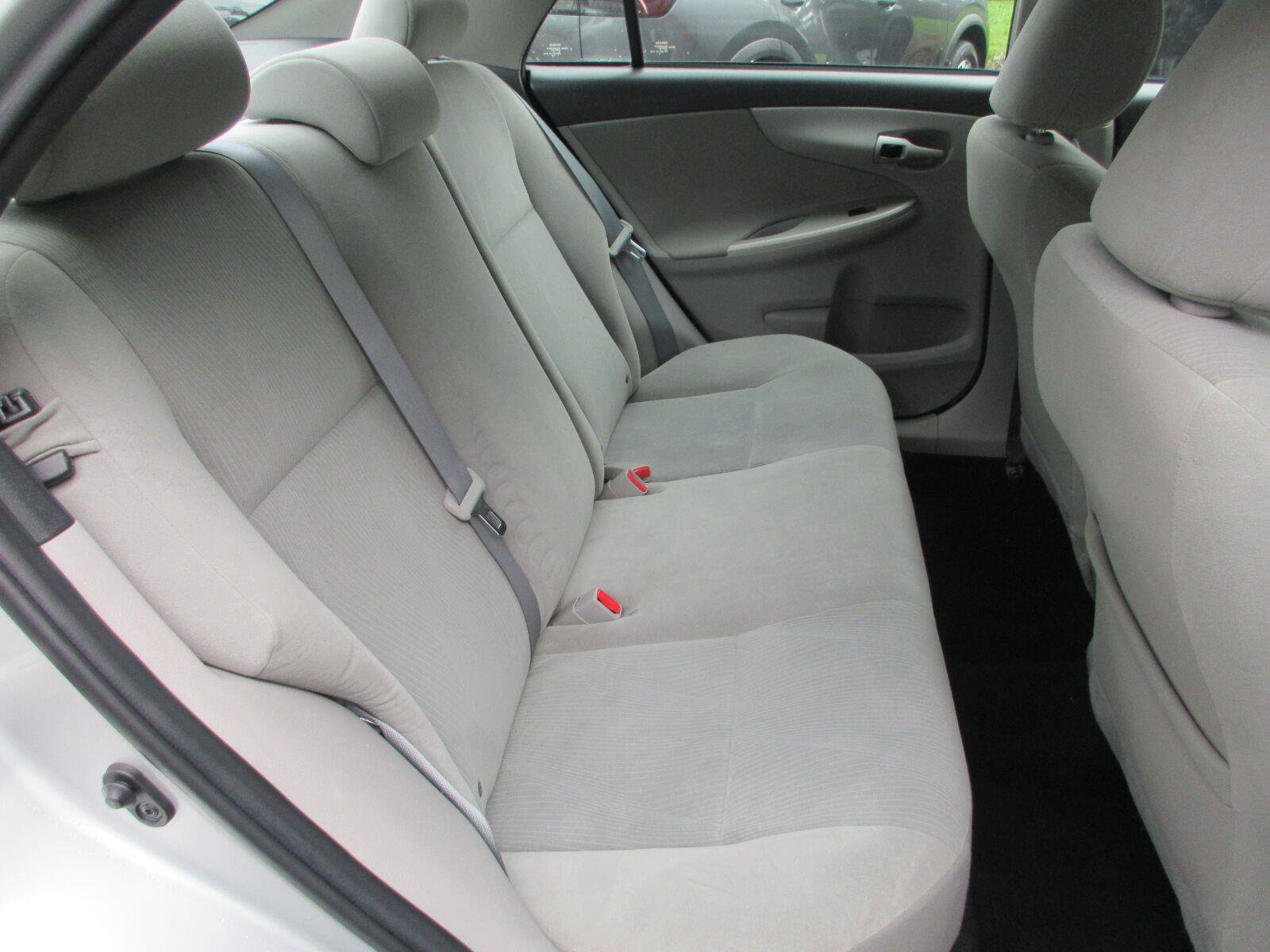 Used 2012 Toyota Corolla LE w/ Premium Pkg FWD image 17