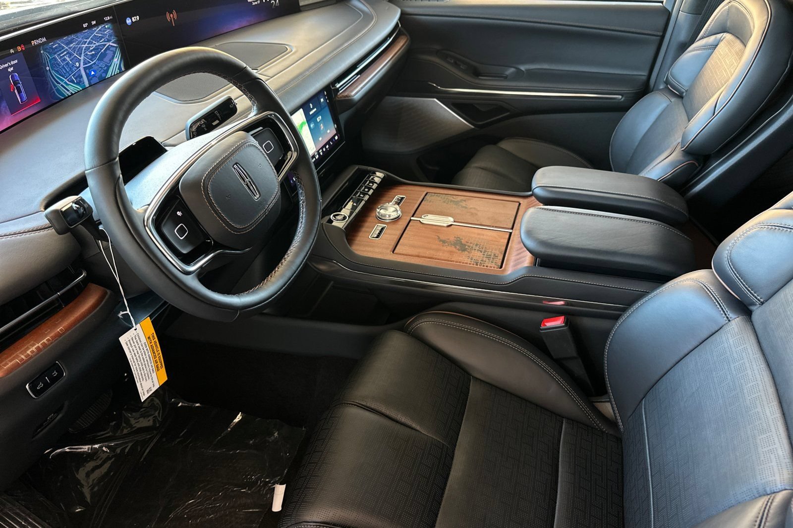 New 2026 Lincoln Navigator L Black Label AWD/4WD image 9