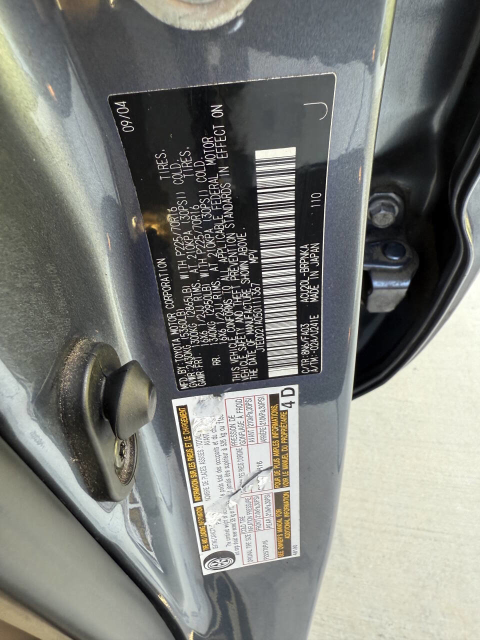 Used 2005 Toyota Highlander 2WD w/ 3rd Row image 18