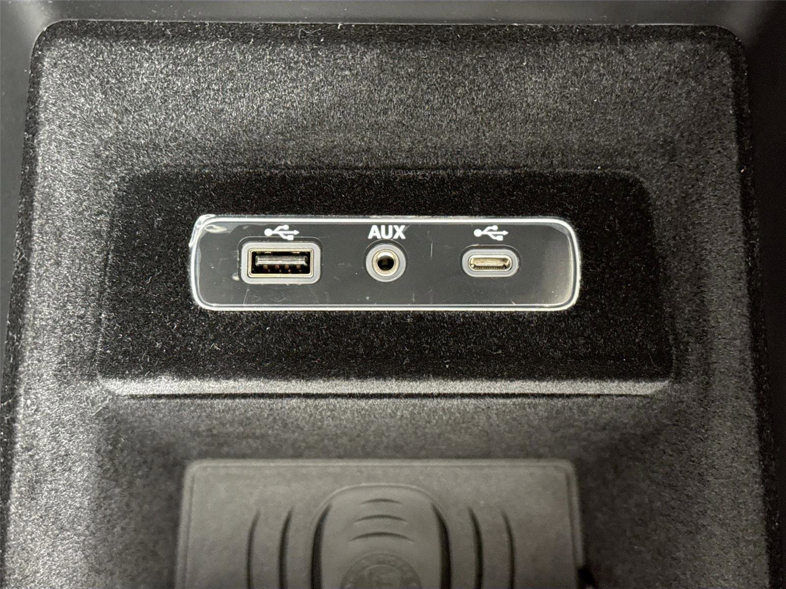 Used 2024 Alfa Romeo Stelvio Veloce image 35