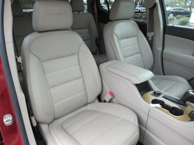 Used 2017 GMC Acadia Denali w/ Technology Package image 8