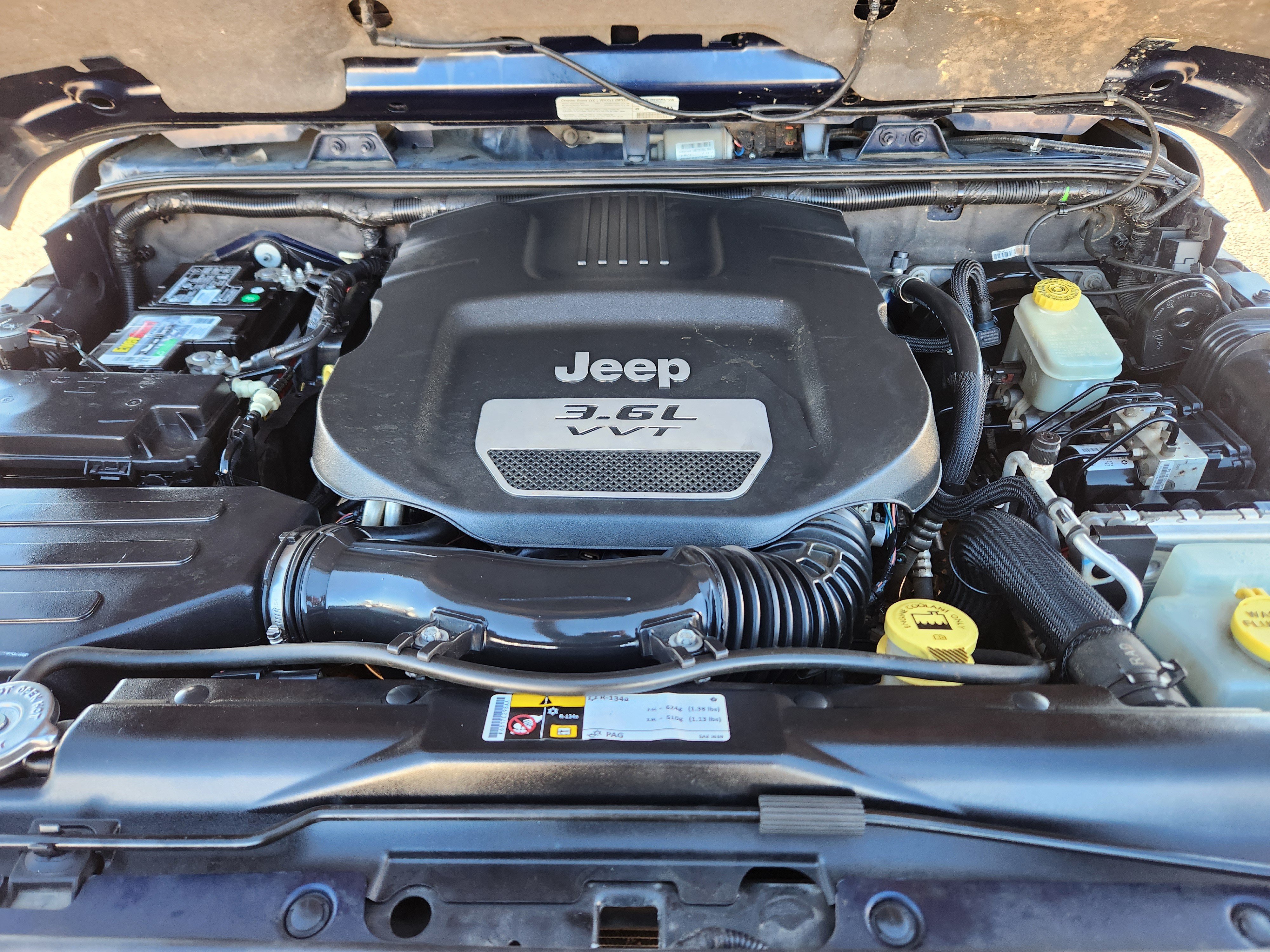 Used 2013 Jeep Wrangler Unlimited Sahara w/ Connectivity Group AWD/4WD image 21