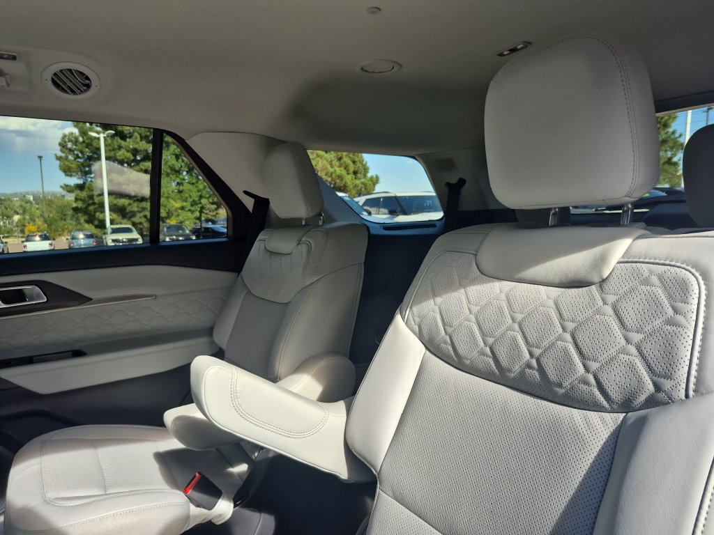New 2026 Ford Explorer Platinum w/ LUX Leather Package AWD/4WD image 19