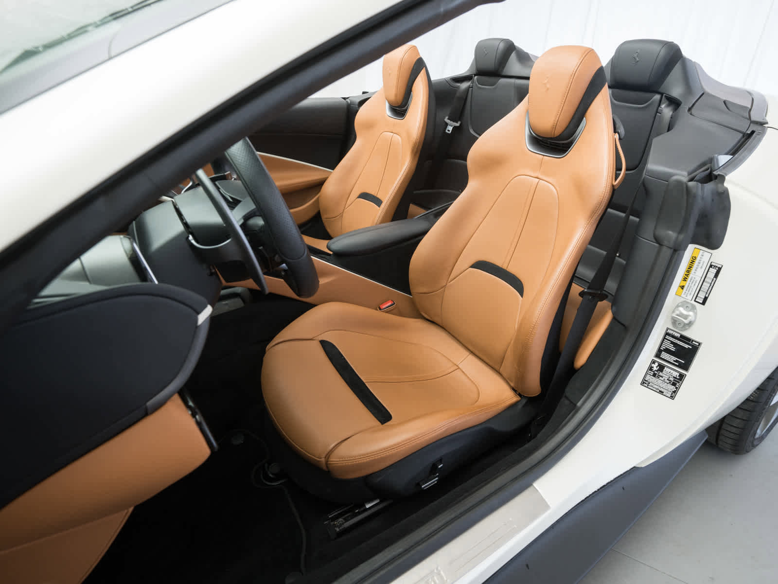 Used 2024 Ferrari Roma Spider image 16