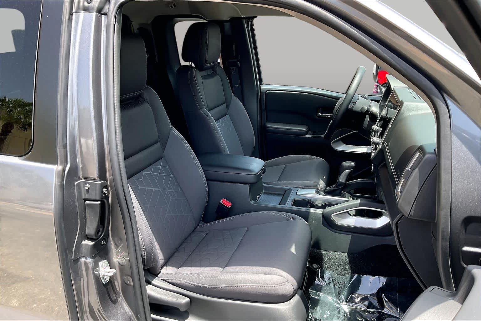 Used 2025 Nissan Frontier SV RWD image 8