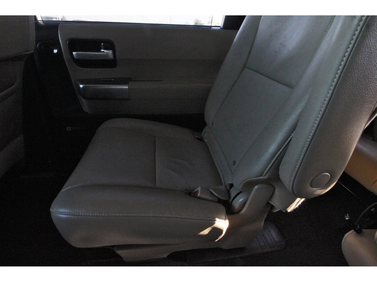 Used 2020 Toyota Sequoia Limited w/ Safety & Convenience Package RWD image 14