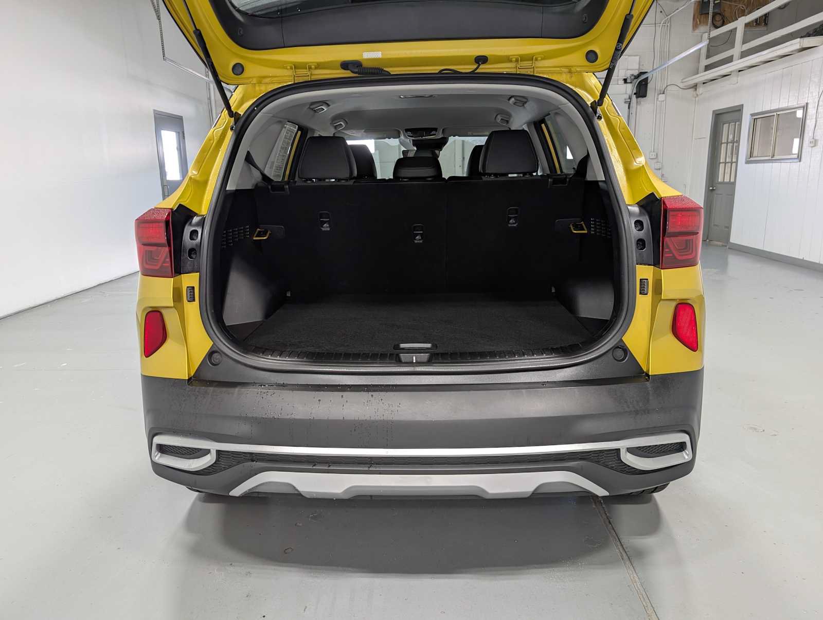 Certified 2023 Kia Seltos Nightfall Edition AWD/4WD image 36