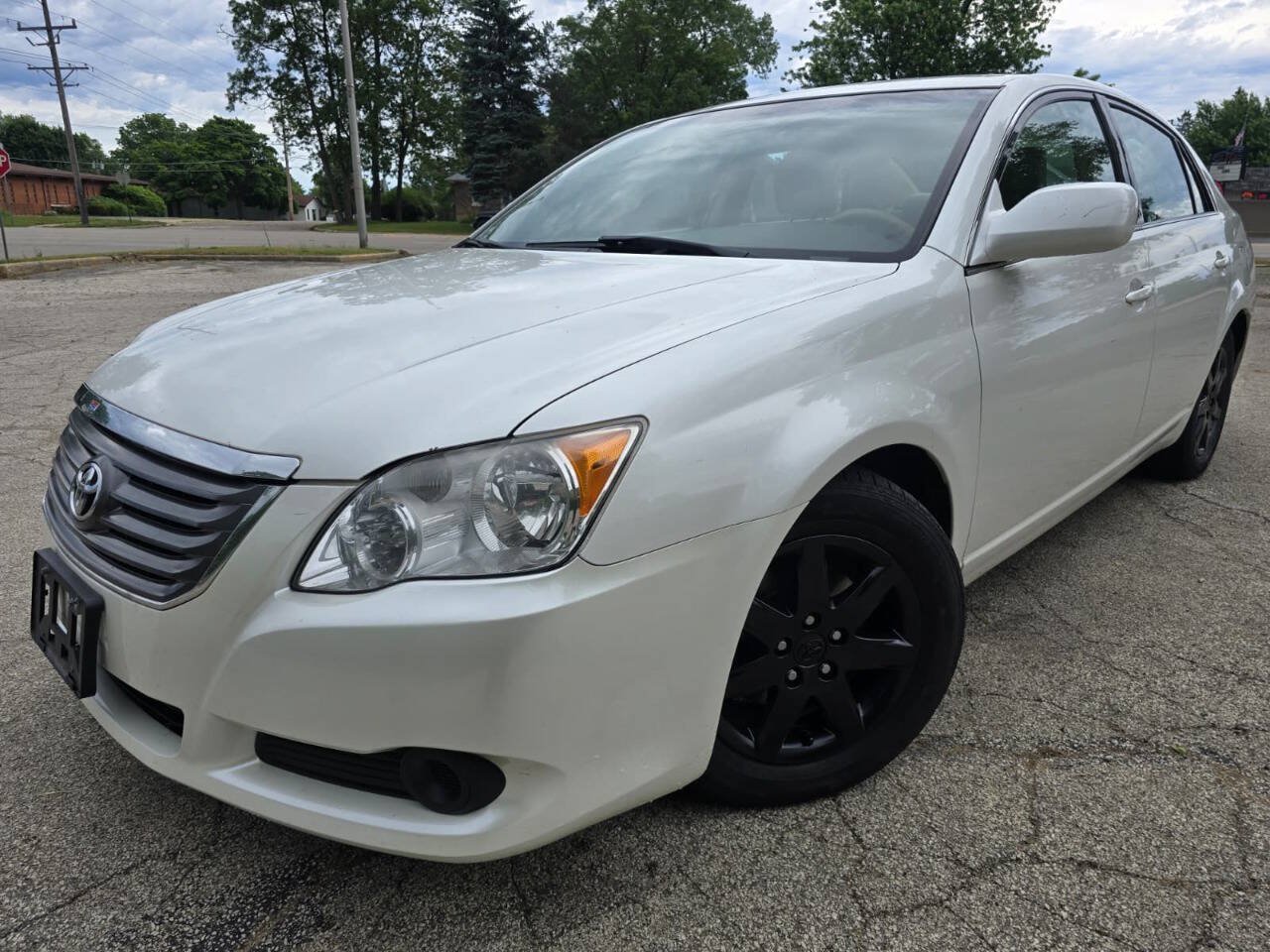 Used 2009 Toyota Avalon XL FWD image 1