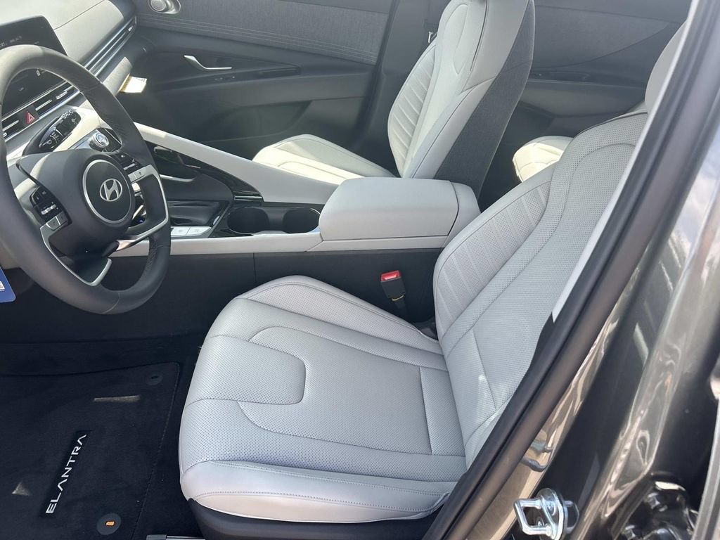 New 2026 Hyundai Elantra Limited FWD image 15