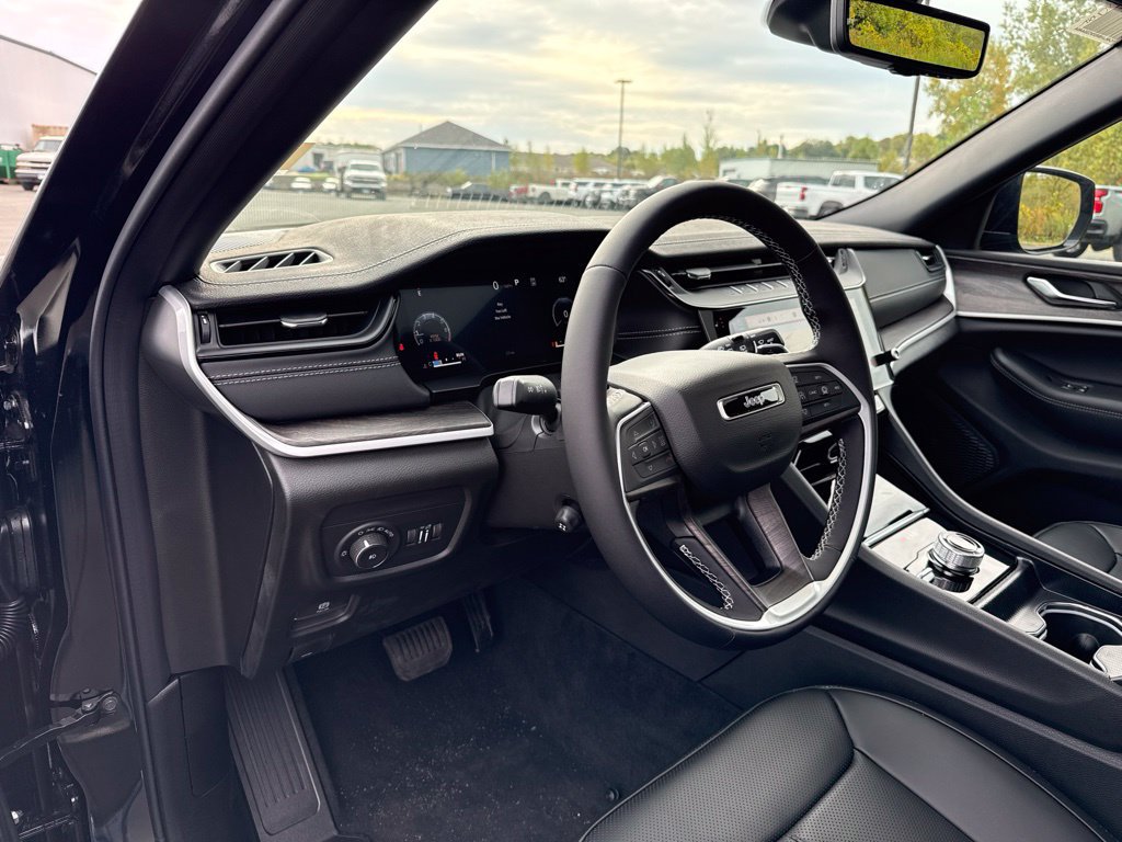 New 2027 Jeep Grand Cherokee Limited AWD/4WD image 27