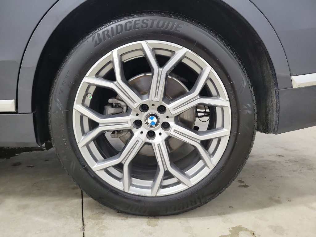 Used 2020 BMW X7 xDrive40i w/ Cold Weather Package AWD/4WD image 13