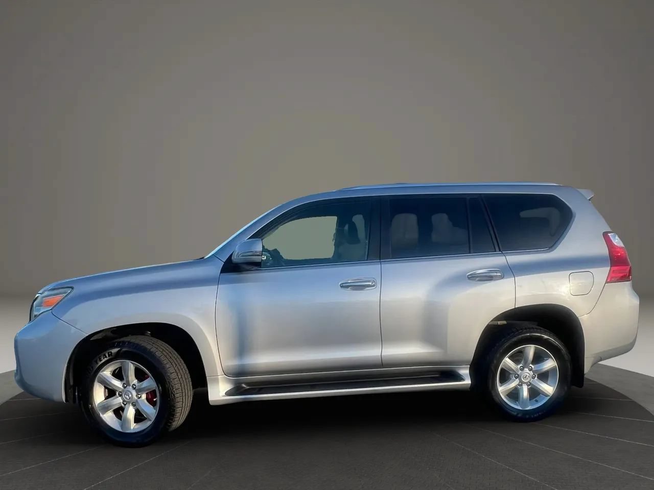 Used 2011 Lexus GX 460 w/ Comfort Plus Pkg AWD/4WD image 2