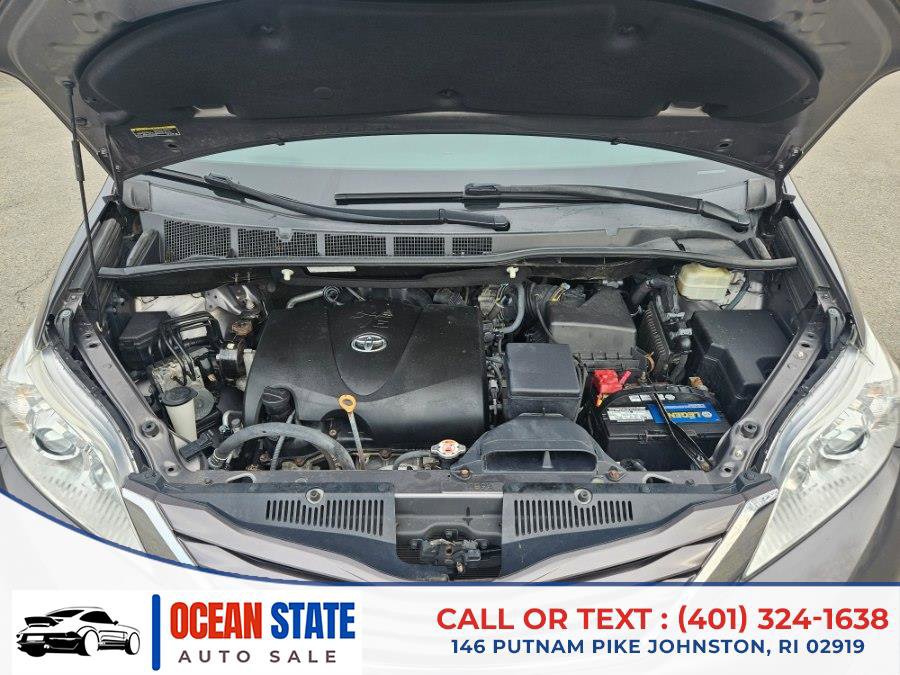 Used 2017 Toyota Sienna LE FWD image 19