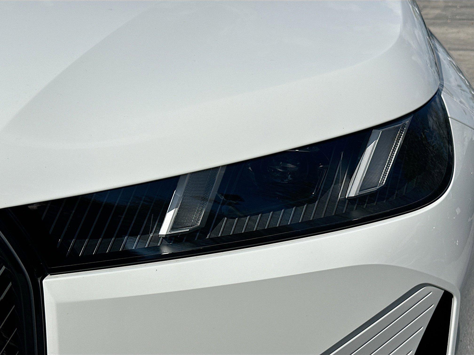 Used 2026 BMW iX xDrive60 image 32