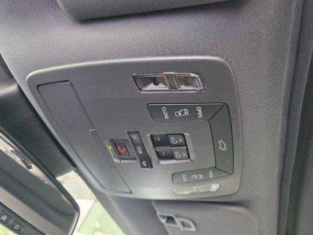 Certified 2024 Toyota Sienna XLE FWD image 31