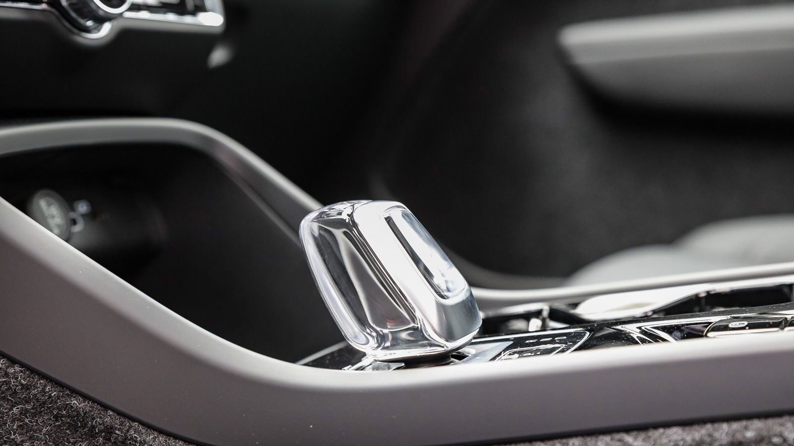 New 2025 Volvo XC40 B5 Plus w/ Climate Package image 26