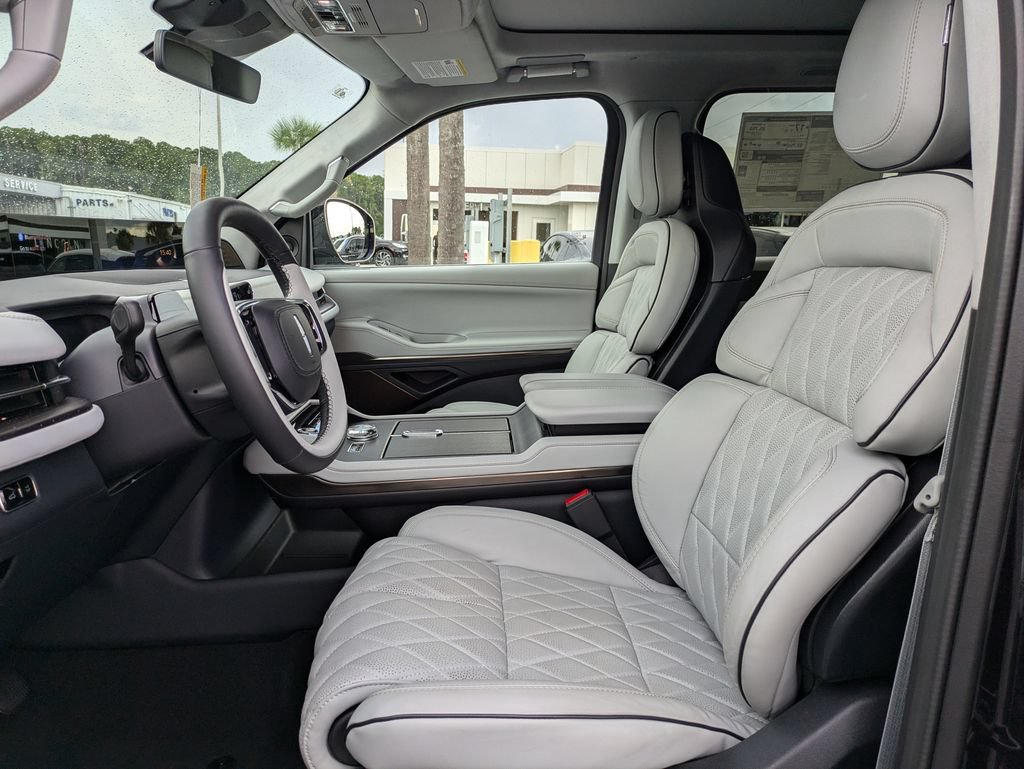 New 2027 Lincoln Navigator L Black Label AWD/4WD image 21