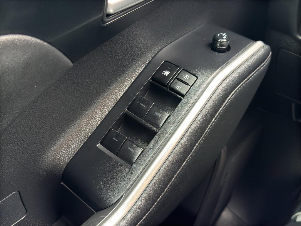 Used 2024 Toyota Highlander XLE image 29