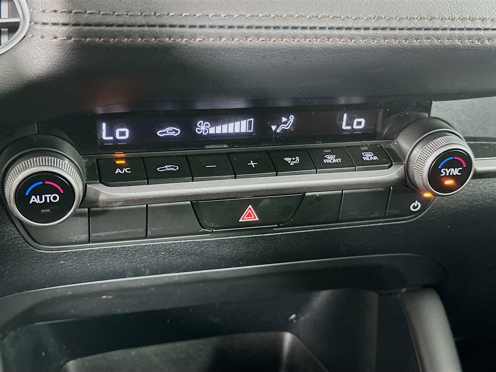 Used 2024 MAZDA MAZDA3 s FWD image 24