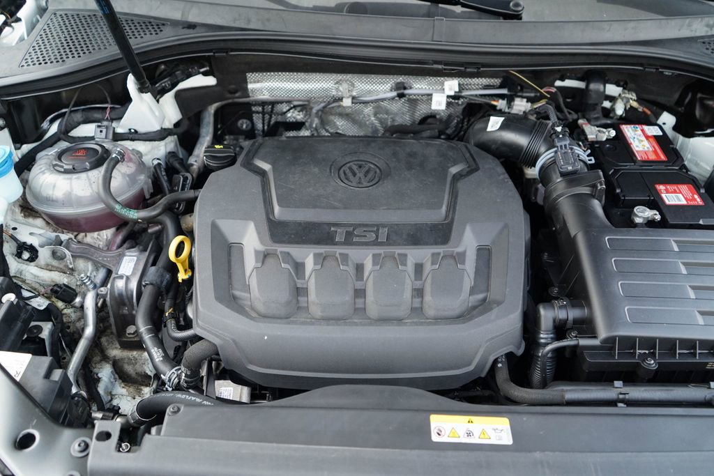 Used 2022 Volkswagen Tiguan SE w/ Panoramic Sunroof Package AWD/4WD image 37