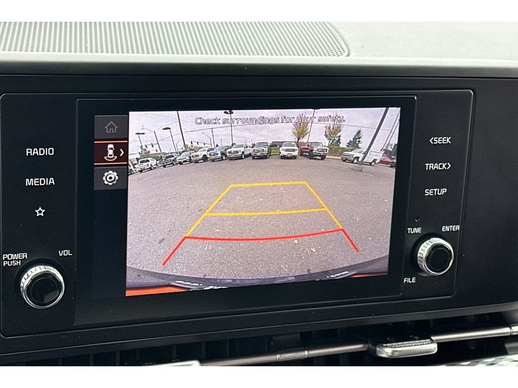 Used 2024 Kia Carnival LX image 21