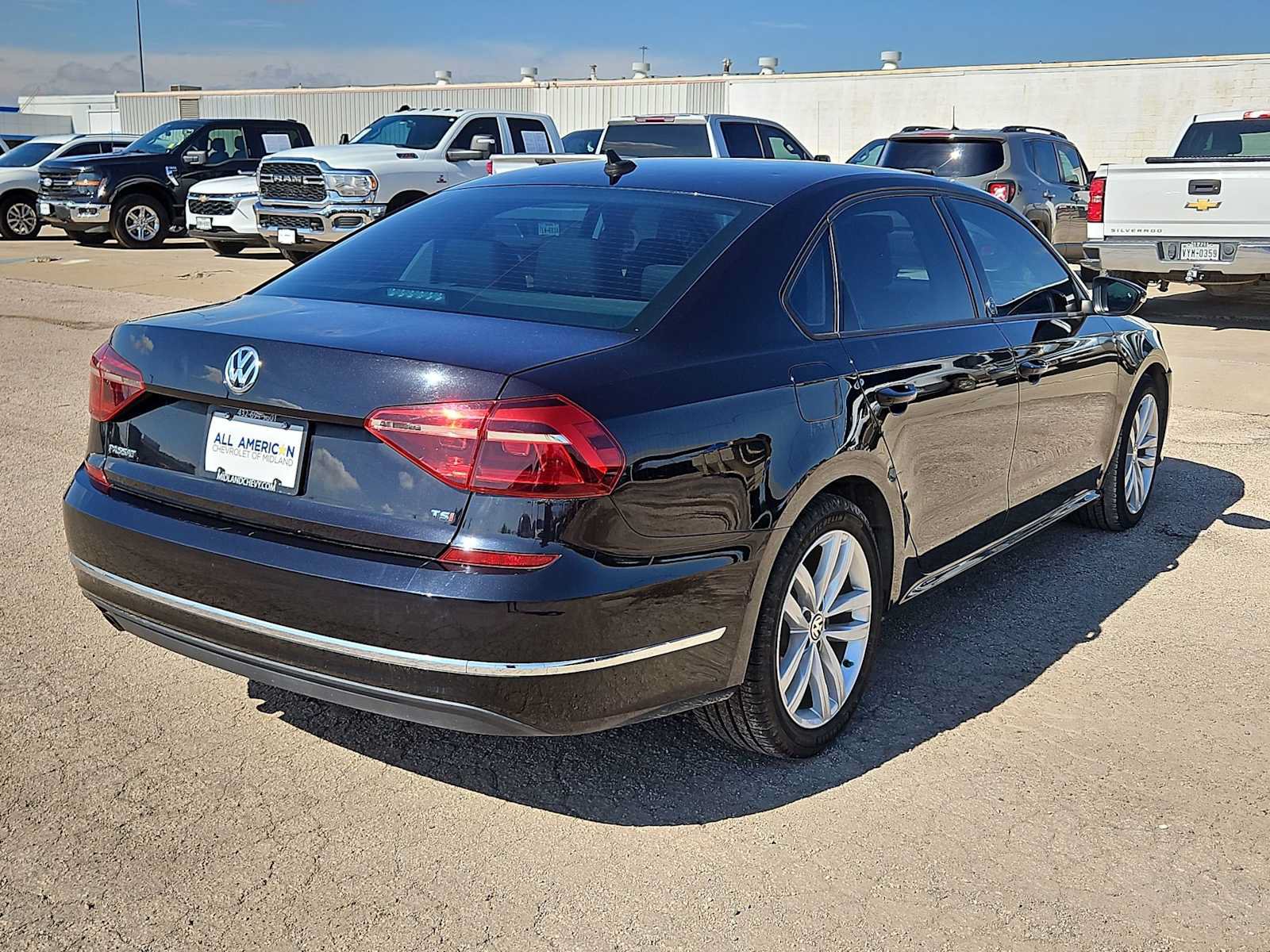 Used 2019 Volkswagen Passat 2.0T Wolfsburg FWD image 8