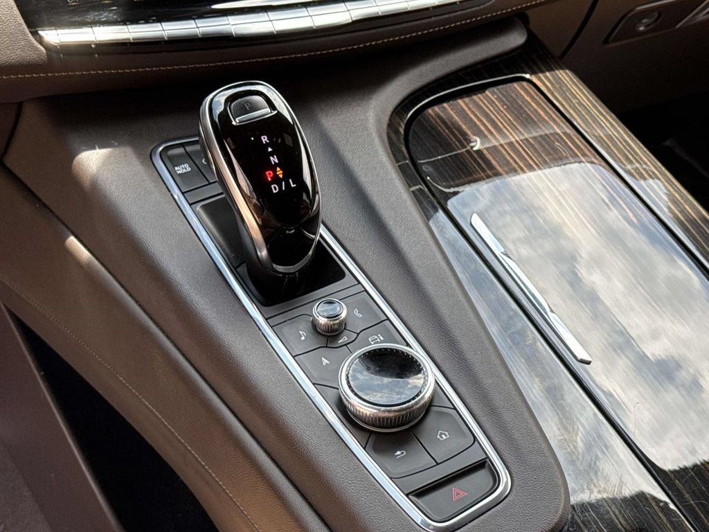 Used 2021 Cadillac Escalade ESV Premium Luxury w/ Driver Assist Tech Package AWD/4WD image 36