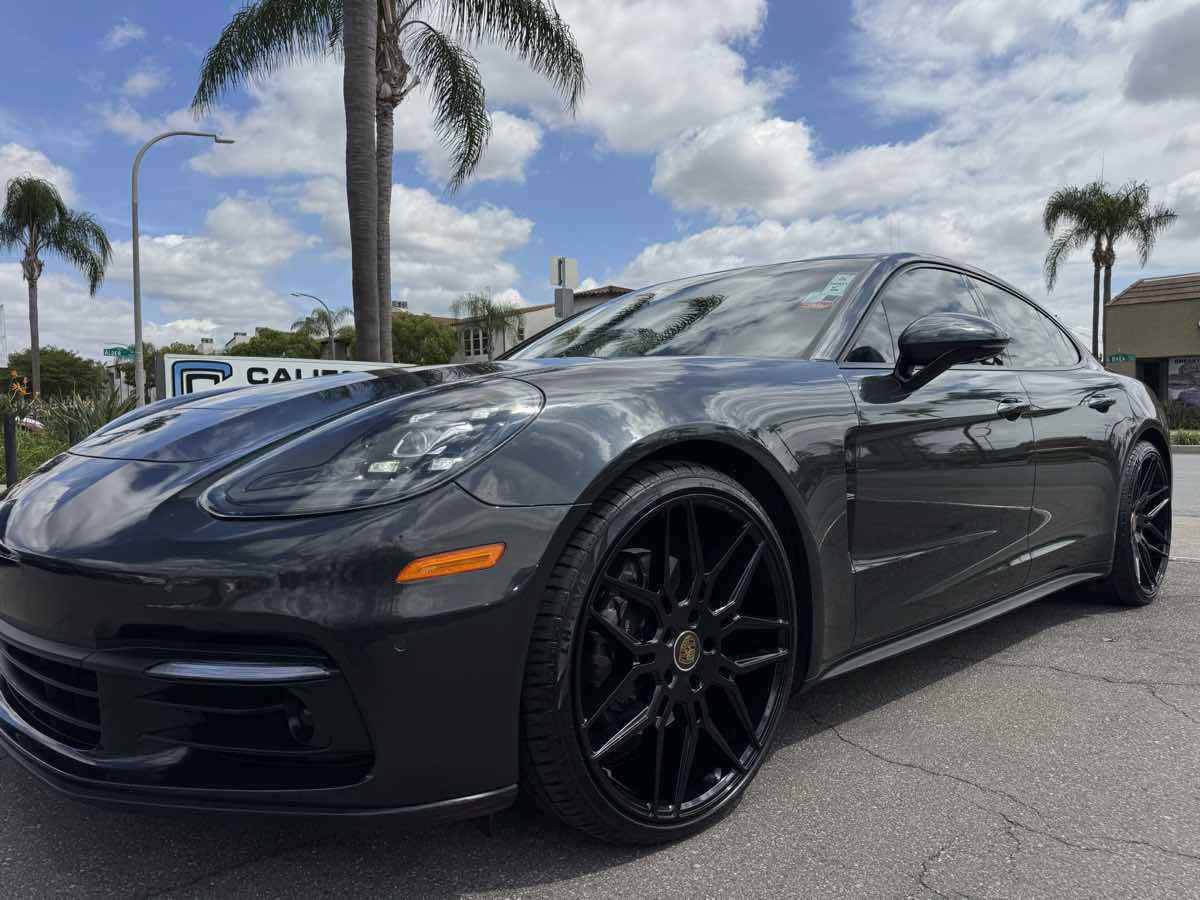 Used 2020 Porsche Panamera image 13