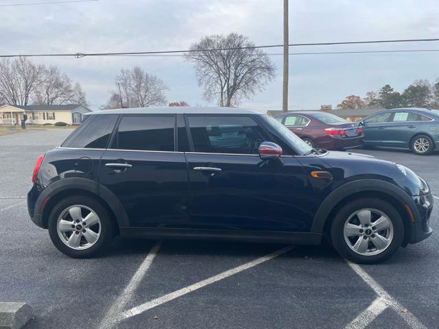 Used 2015 MINI Cooper 4-Door Hardtop image 5