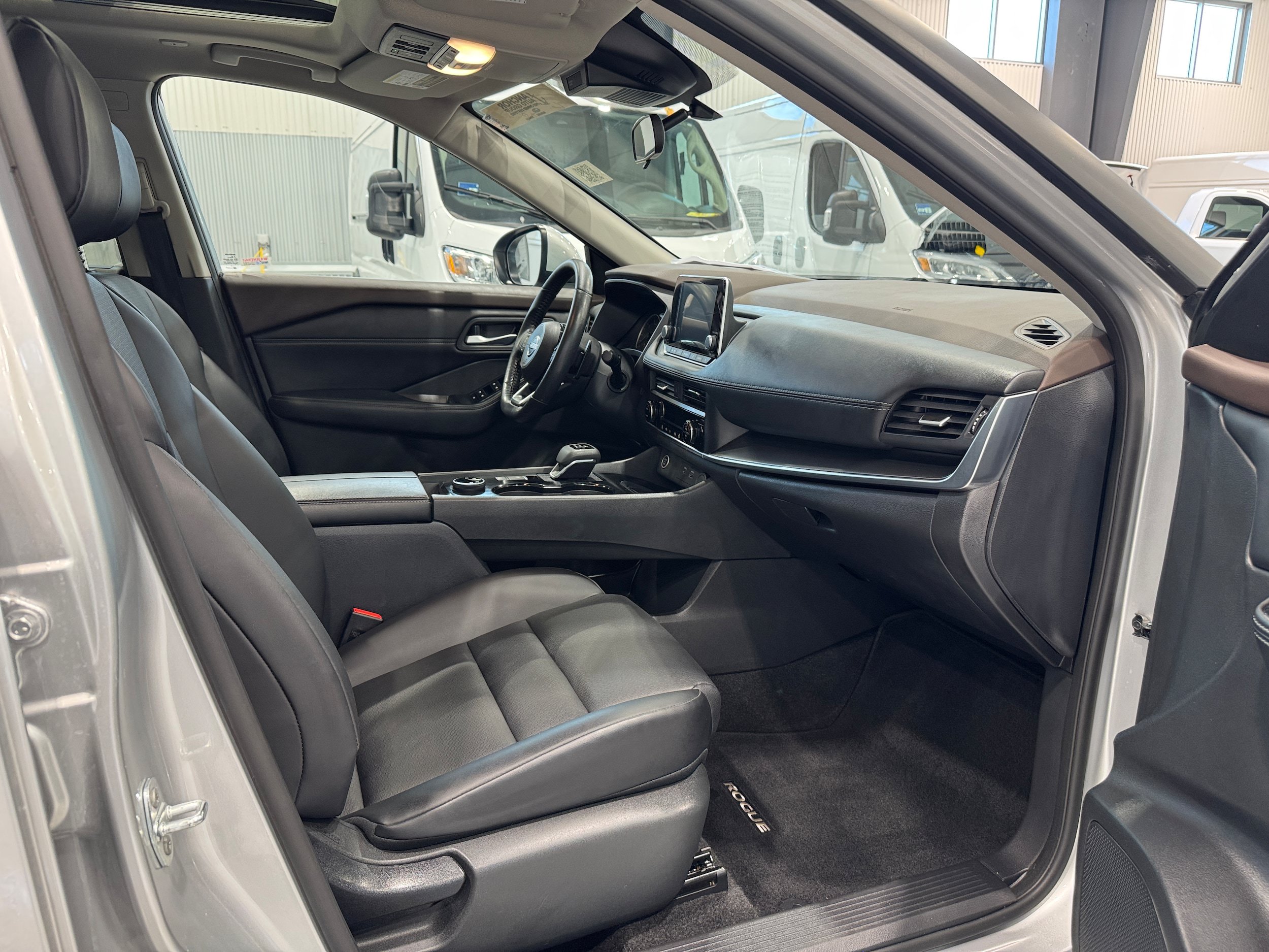 Certified 2023 Nissan Rogue SV w/ SV Premium B Package AWD/4WD image 12