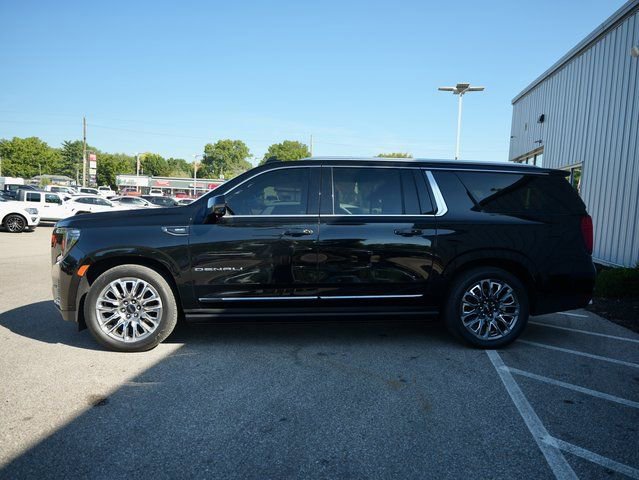 Used 2023 GMC Yukon XL Denali Ultimate image 4