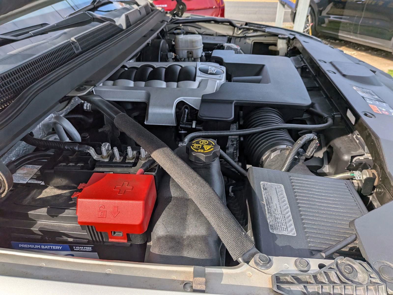 Used 2016 Cadillac Escalade ESV Luxury image 25