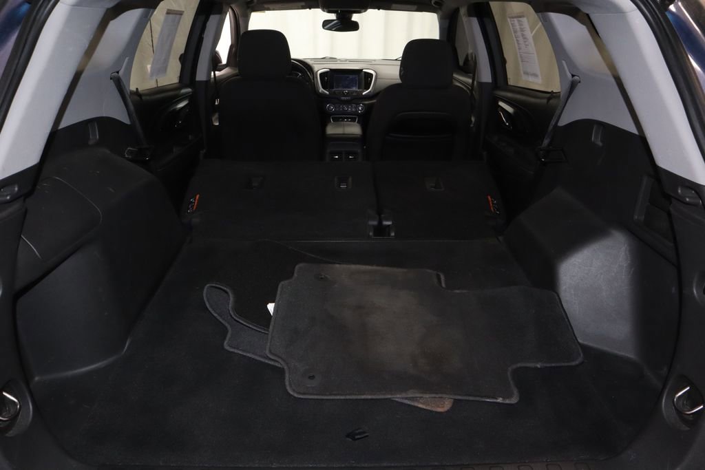 Used 2022 GMC Terrain SLE w/ Driver Convenience Package FWD image 14