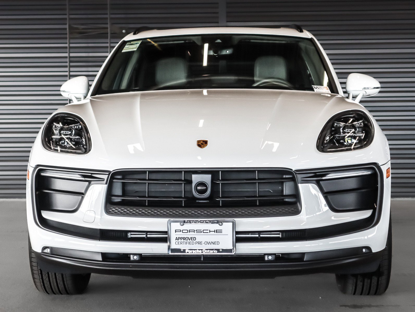 Certified 2025 Porsche Macan image 8
