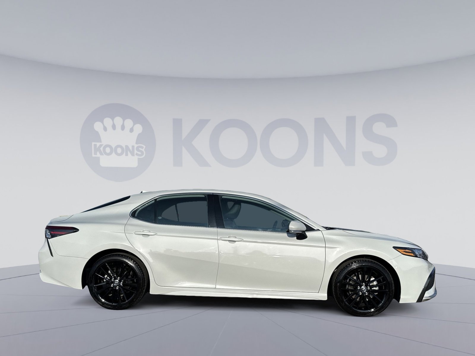 Used 2023 Toyota Camry XSE image 8