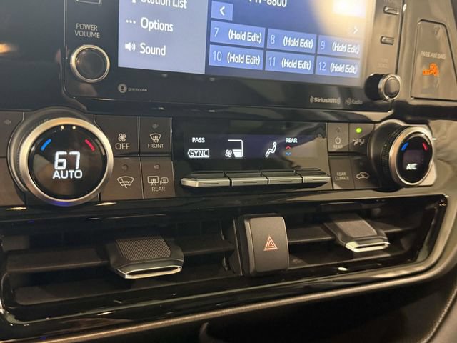 Used 2021 Toyota Highlander XLE AWD/4WD image 33