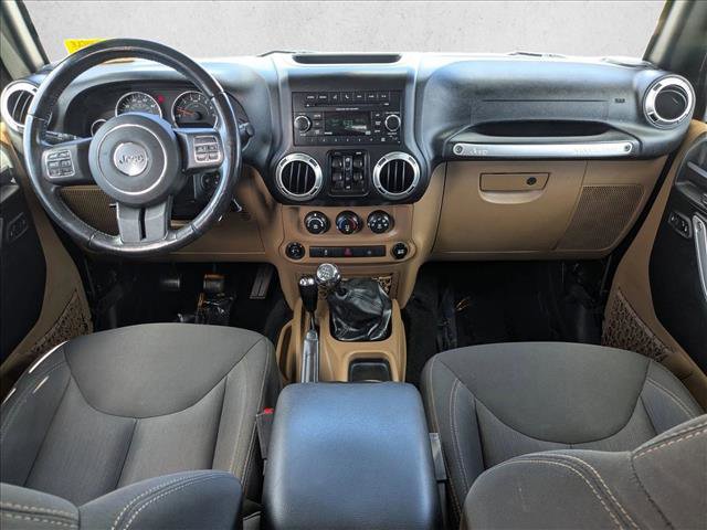 Used 2017 Jeep Wrangler Unlimited Rubicon w/ Connectivity Group image 15