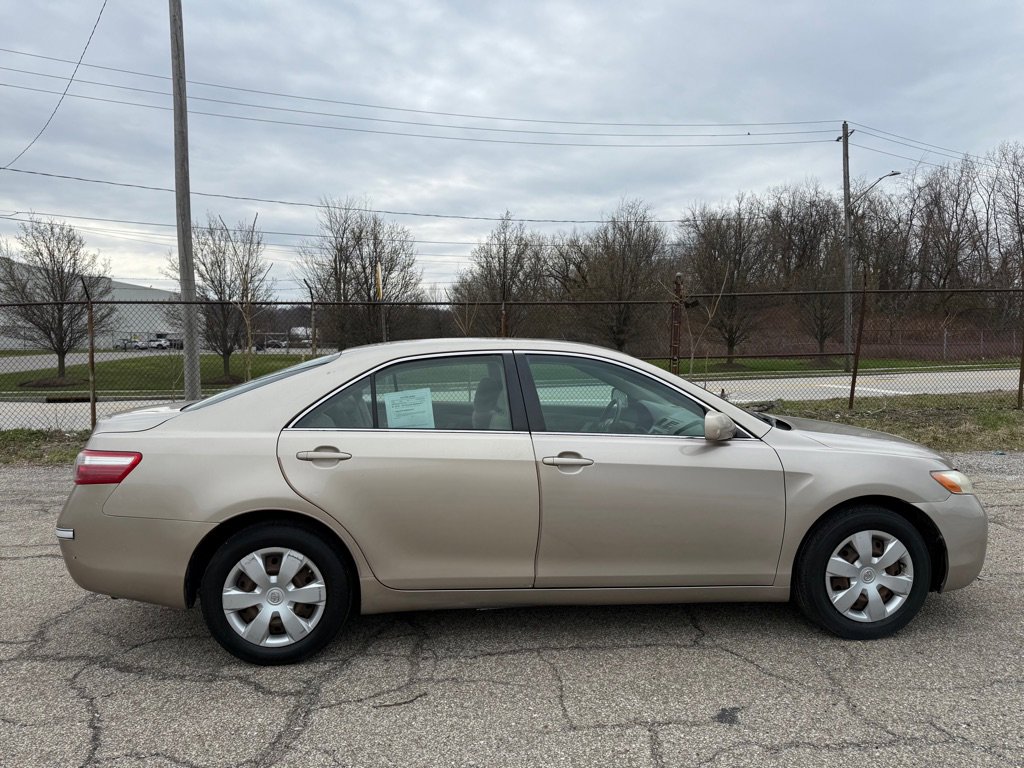 Used 2008 Toyota Camry CE FWD image 2
