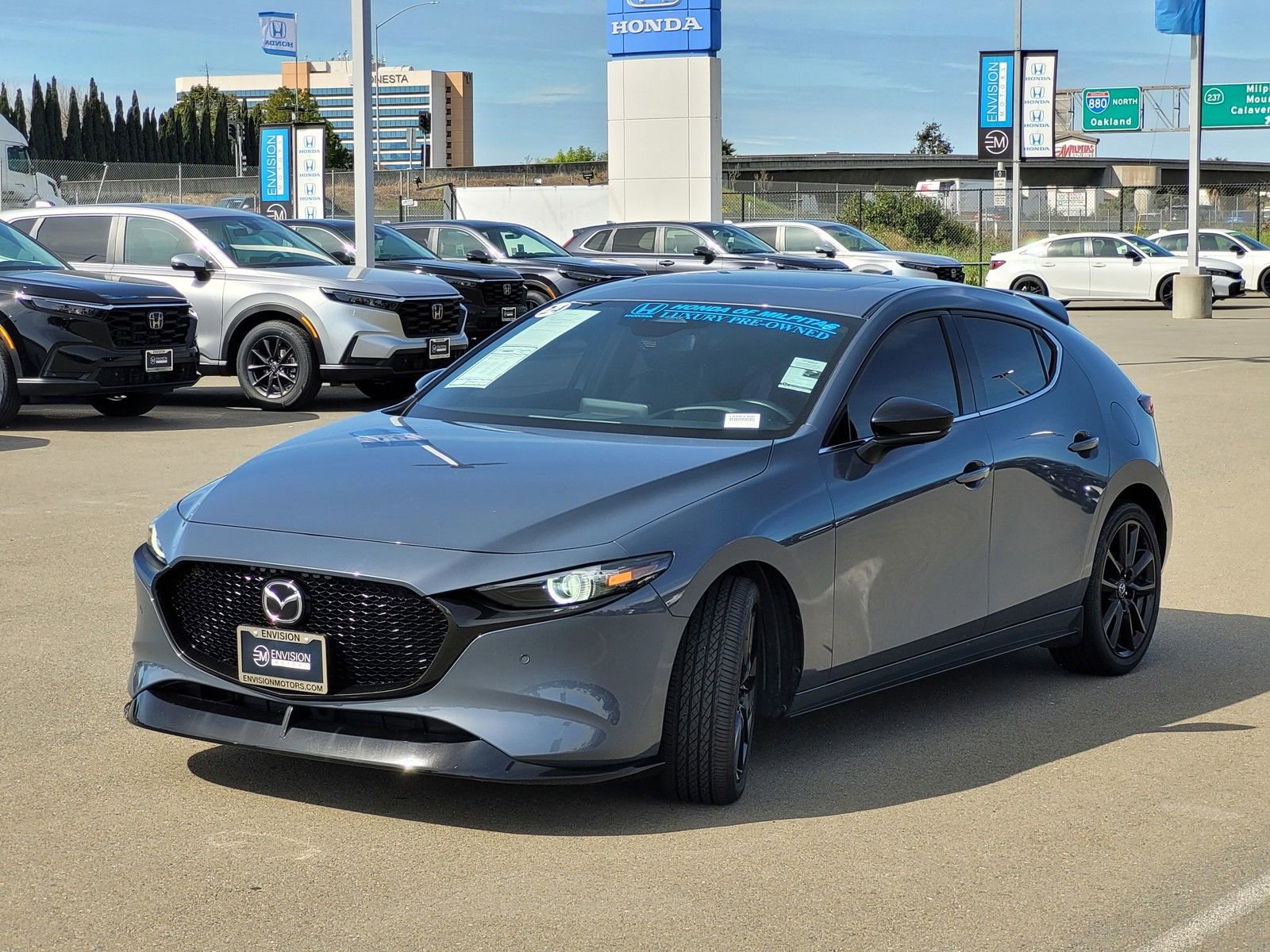 Used 2024 MAZDA MAZDA3 Hatchback w/Premium Plus Pkg image 9