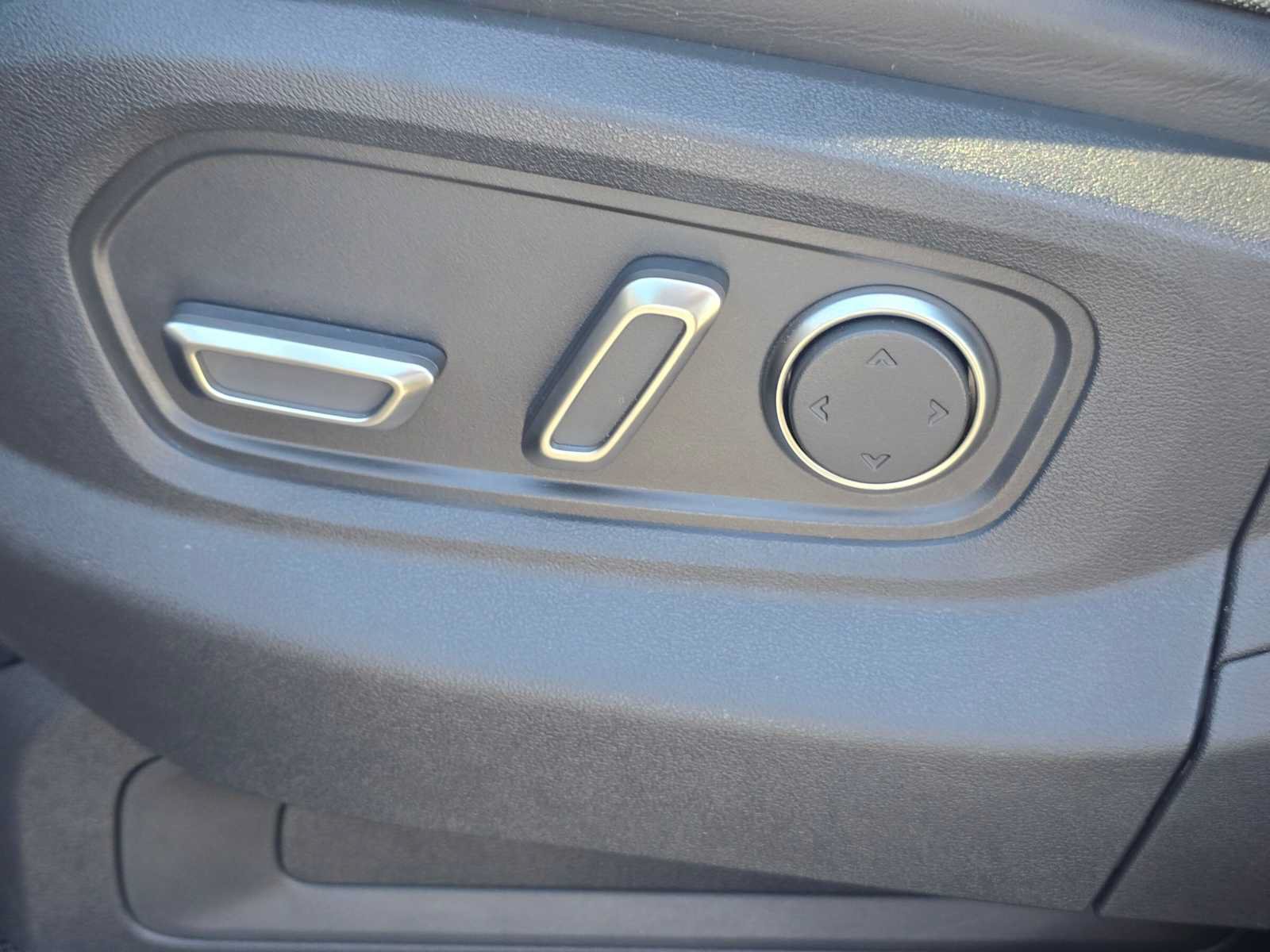 Used 2024 Rivian R1S Adventure Quad AWD/4WD image 25