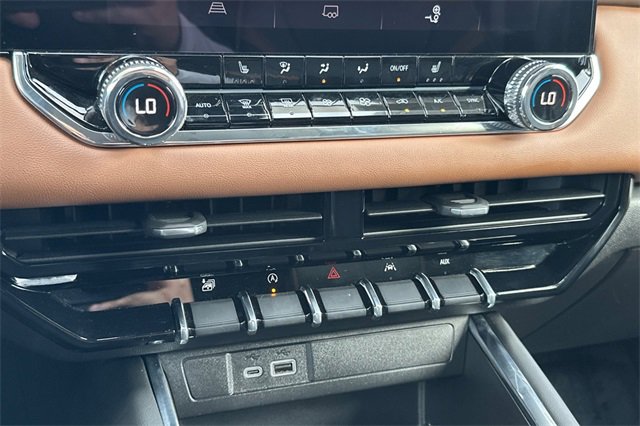 Used 2025 GMC Canyon AT4 image 18