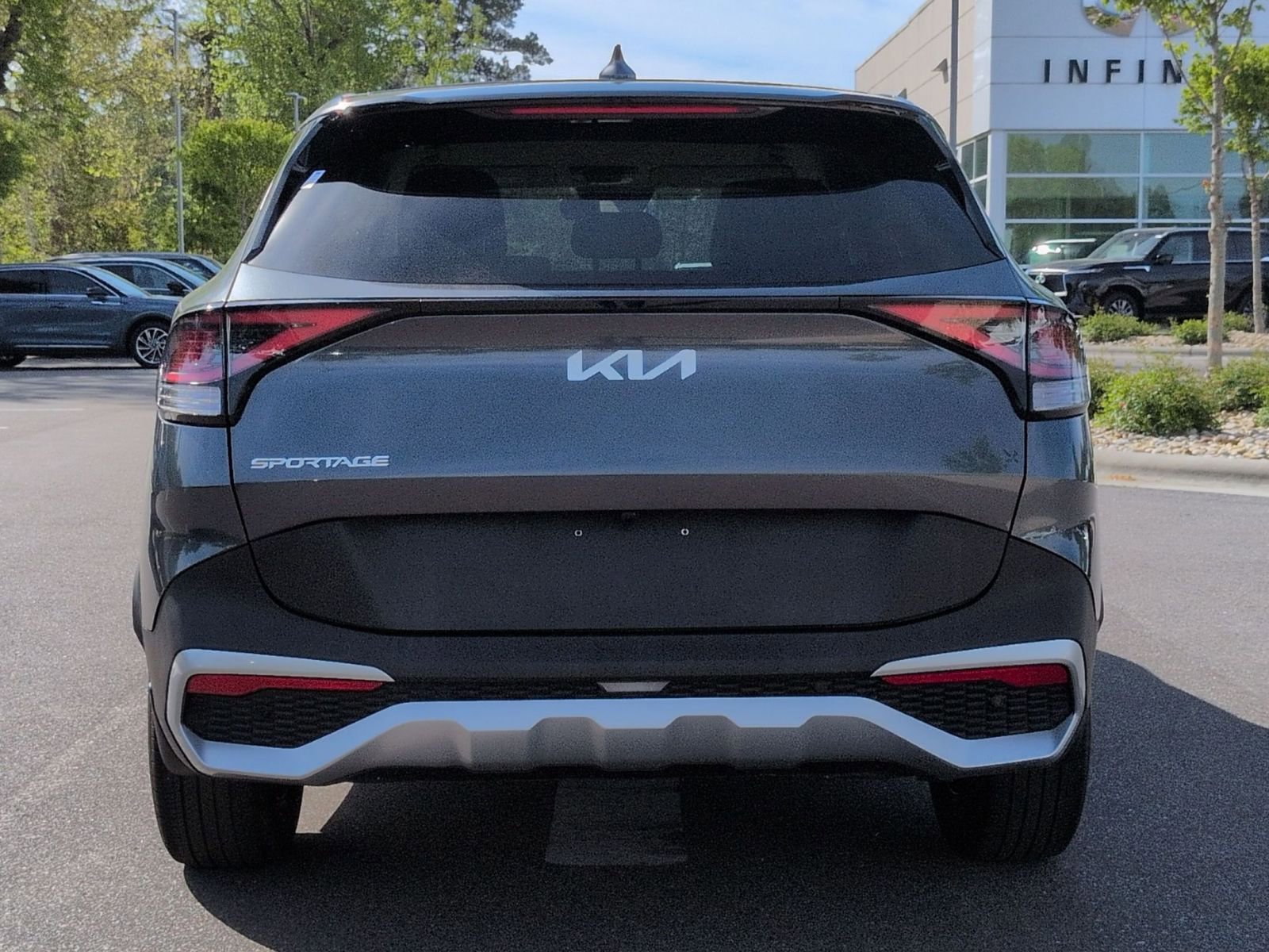 Used 2024 Kia Sportage EX image 4